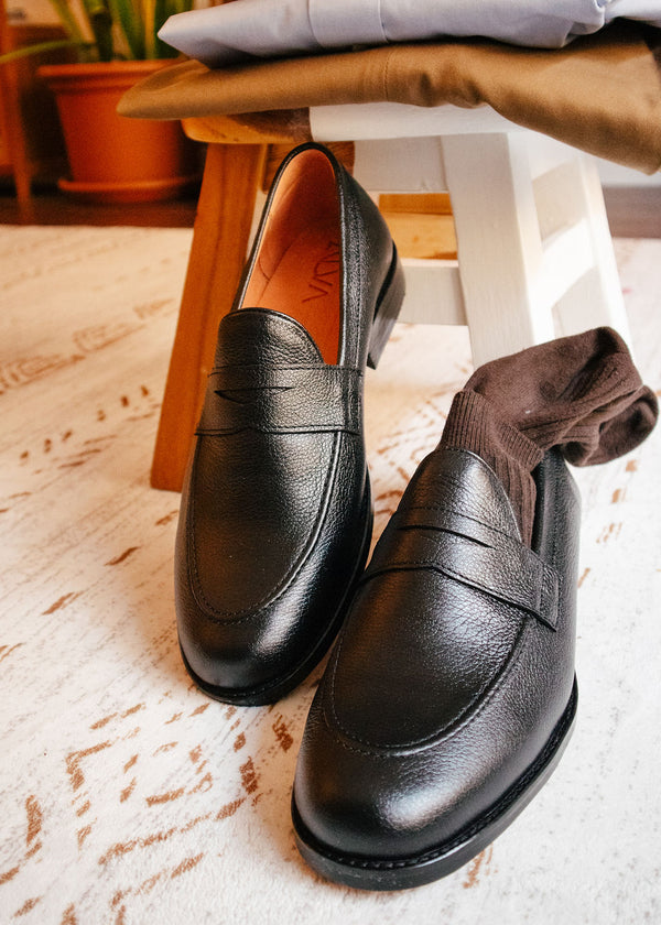 Santa Ana - Black Tumbled Leather Loafer