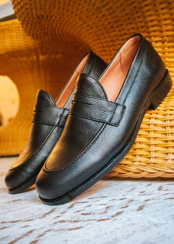 Santa Ana - Black Tumbled Leather Loafer